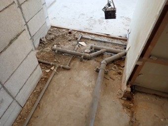 既存給水管・給湯管撤去状況 f74f5110b80c0d3c574ee3af29535b9a